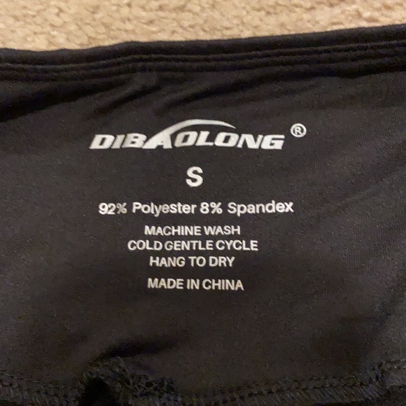 Size small distressed leggings - Picture 4 of 4